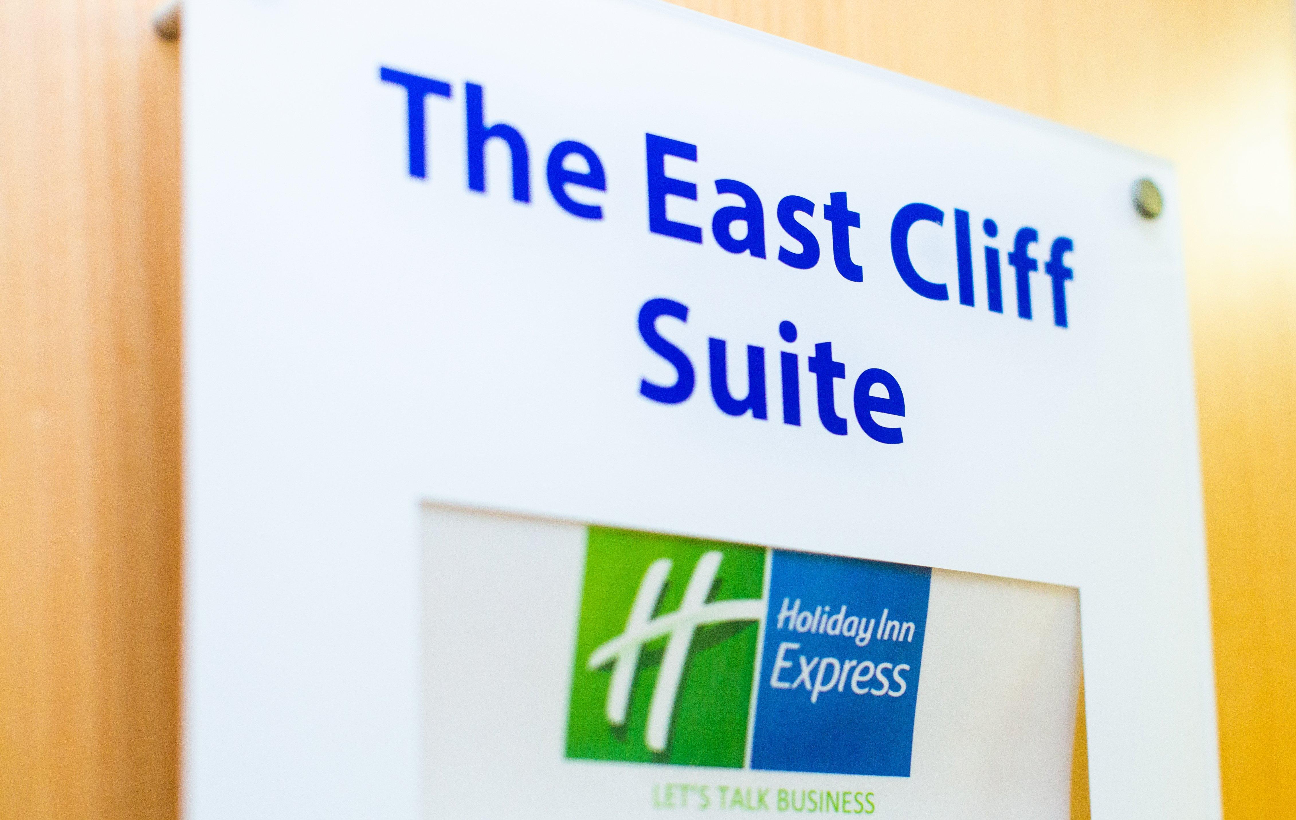 Holiday Inn Express Folkestone Channel Tunnel, An Ihg Hotel Exterior photo